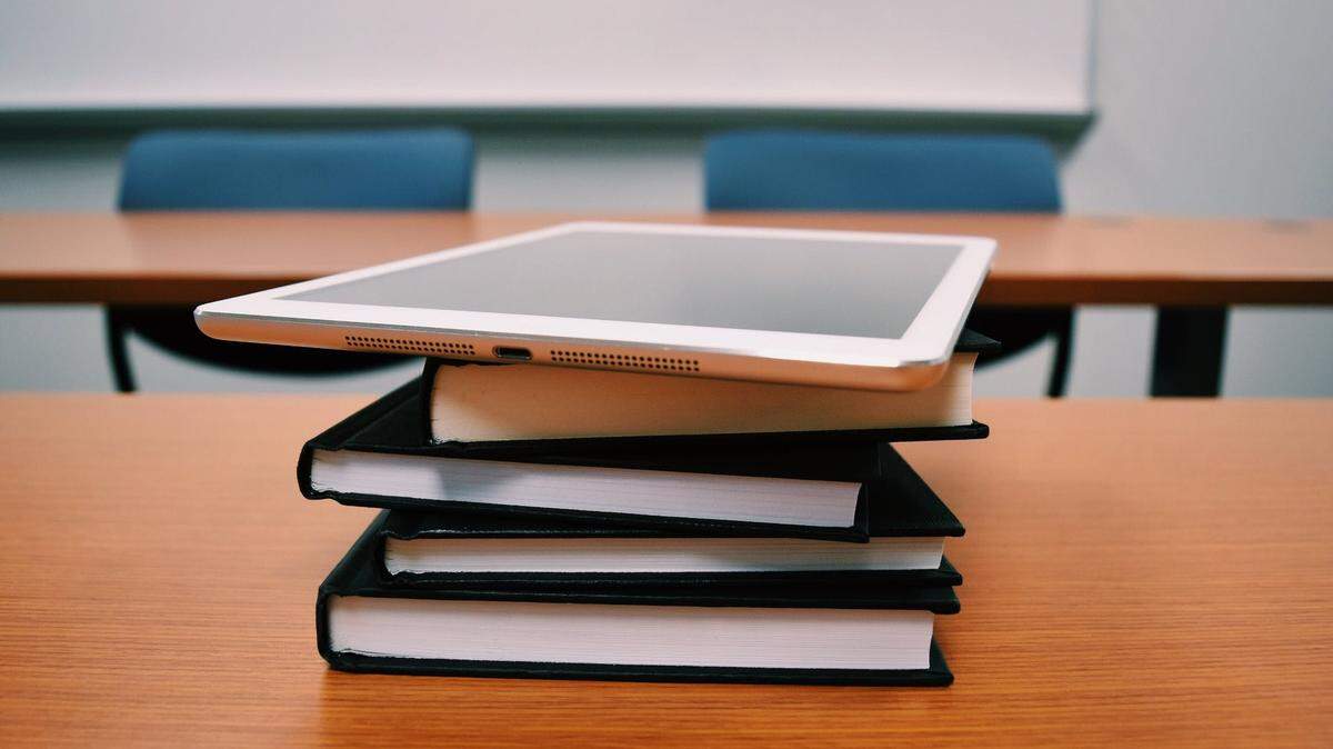 Fort Worth Public Library cardholders checked out 1.7 million printed and 1.45 million digital books in 2023. Stock image.