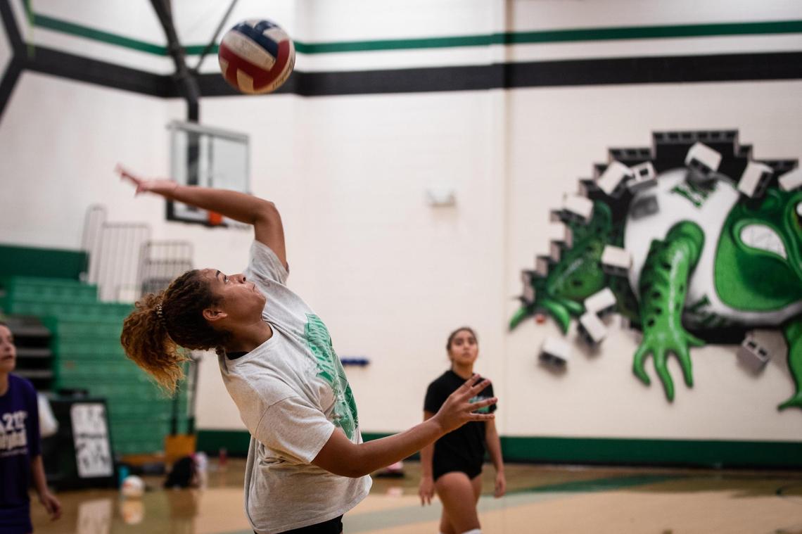 Diamond Williams serves during the first day of volleyball practice Monday, Aug. 3, 2020, at Lake Worth High School.