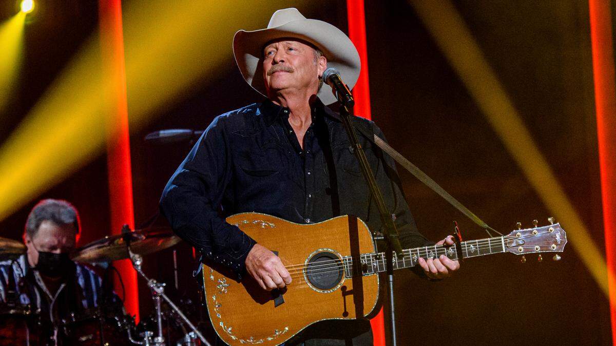 Alan Jackson will play American Airlines Center in Dallas on Sept. 17 as part of his “Last Call: One More for the Road” tour.