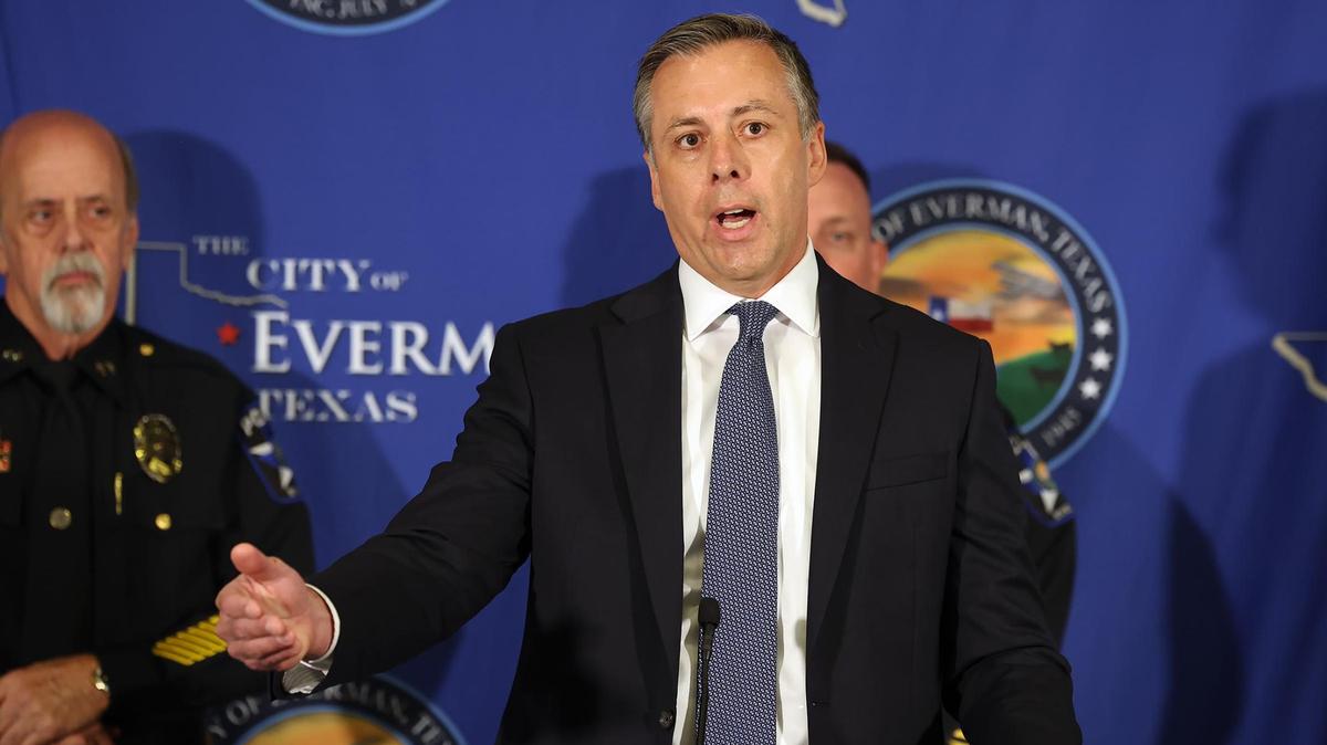 FBI’s ‘Most Wanted’: Everman mom charged with murdering 6-year-old son hits list