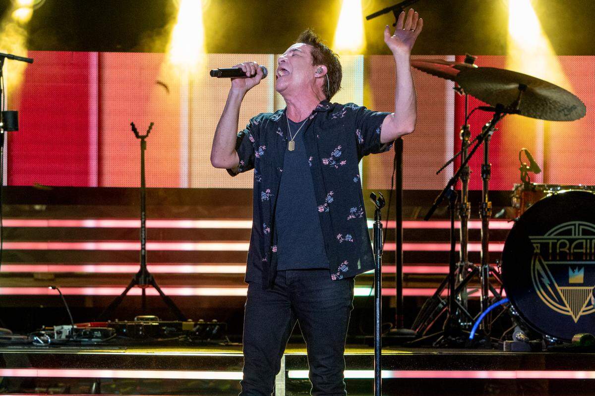 Train lead singer Pat Monahan and his four-piece band and two backup singers braved the heat Wednesday night at Dos Equis Pavilion in Dallas during an hour, 35 minute show filled with the band’s biggest hits, including “Hey, Soul Sister,” “Calling All Angels,” and “Drops of Jupiter.”