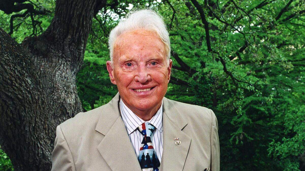 At approximately 6 a.m. Sunday, July 29, 2018, Frank Denius, an influential University of Texas booster and World War II veteran, died at 93 years old.