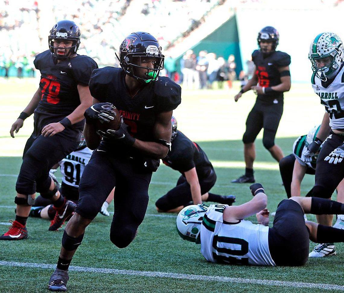Trinity running back Ollie Gordon (2) goes in untouched for touch down number four during the 6A division 1 quarterfinals at Globe Life Park in Arlington, Texas, Saturday, Jan. 02, 2021. Southlake defeated Trinity 59-35. (Special to the Star-Telegram Bob Booth)
