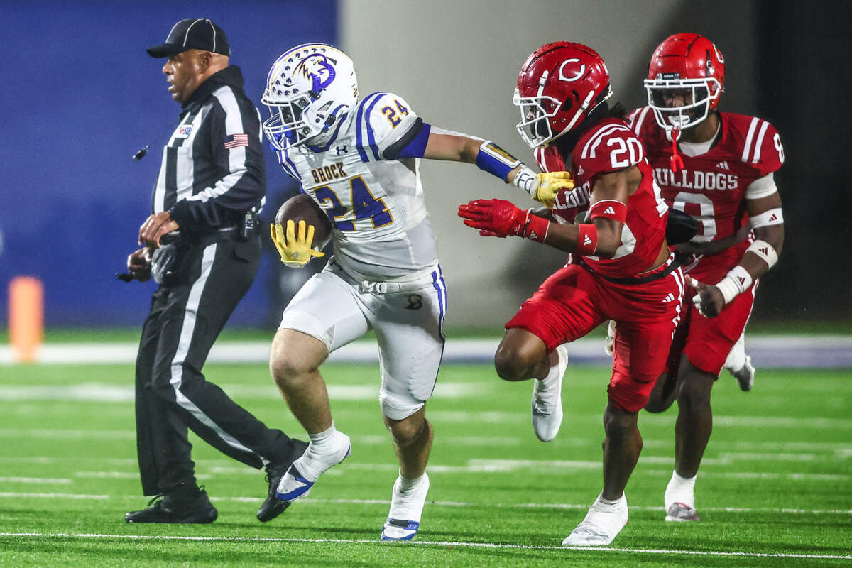 Brock running back Bryer McDonald breaks a long run in the Class 4A Division II state semifinal against Carthage last season.