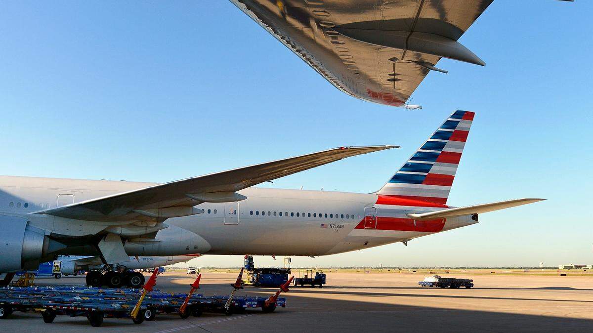 American Airlines ground workers at Dallas-Fort Worth International Airport, photographed on April 28, 2016.