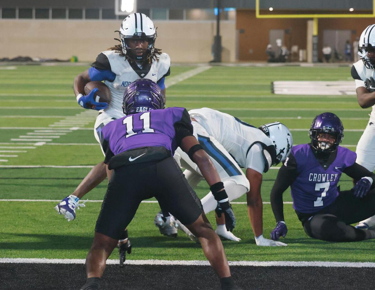 North Crowley running back Cornelius Warren (1) heads to the end zone for six during a UIL District 3-6A football game at Crowley ISD Multi-Purpose Stadium in Fort Worth, Texas, Thursday, Nov. 07, 2024.