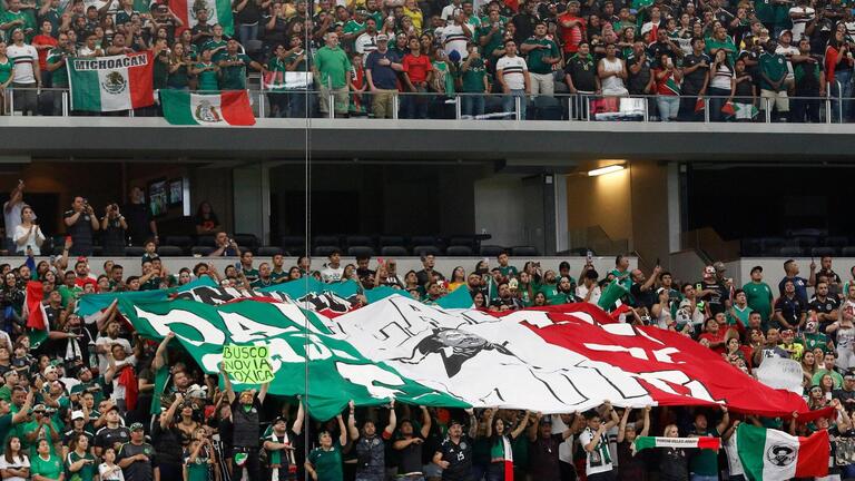 PHOTOS: 60,000 soccer fans pack AT&T Stadium for Mexico’s win over Ecuador
