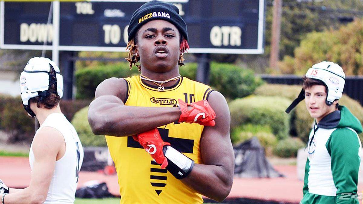 Four-star wide receiver Dylan Wright (a West Mesquite alum) will join the TCU Horned Frogs football program.