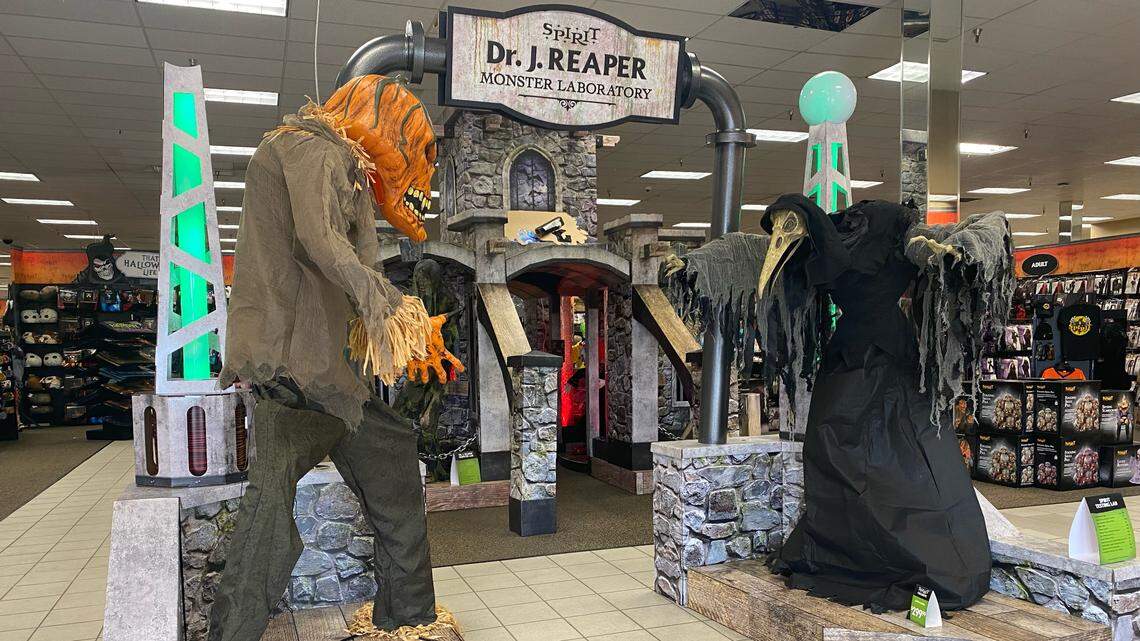 A picture of the Dr. J. Reaper display inside Spirit Halloween's Hulen location.