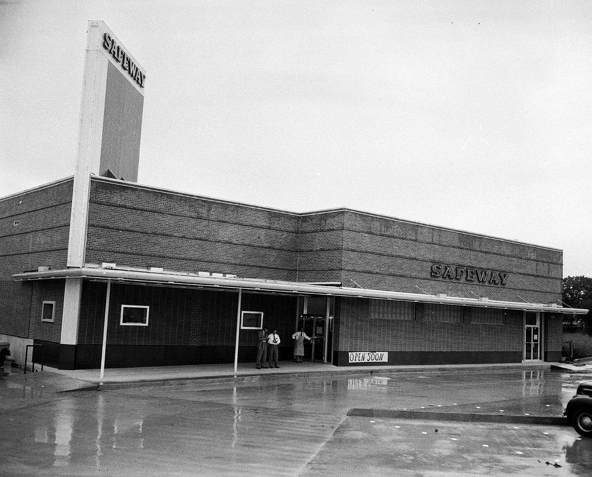 Oct. 31, 1951: The front of the new Safeway food store which will be opened at 5116 River Oaks Blvd. A permanent-type canopy over both entrances protects shoppers from rain. (The location today is Victory Church.)