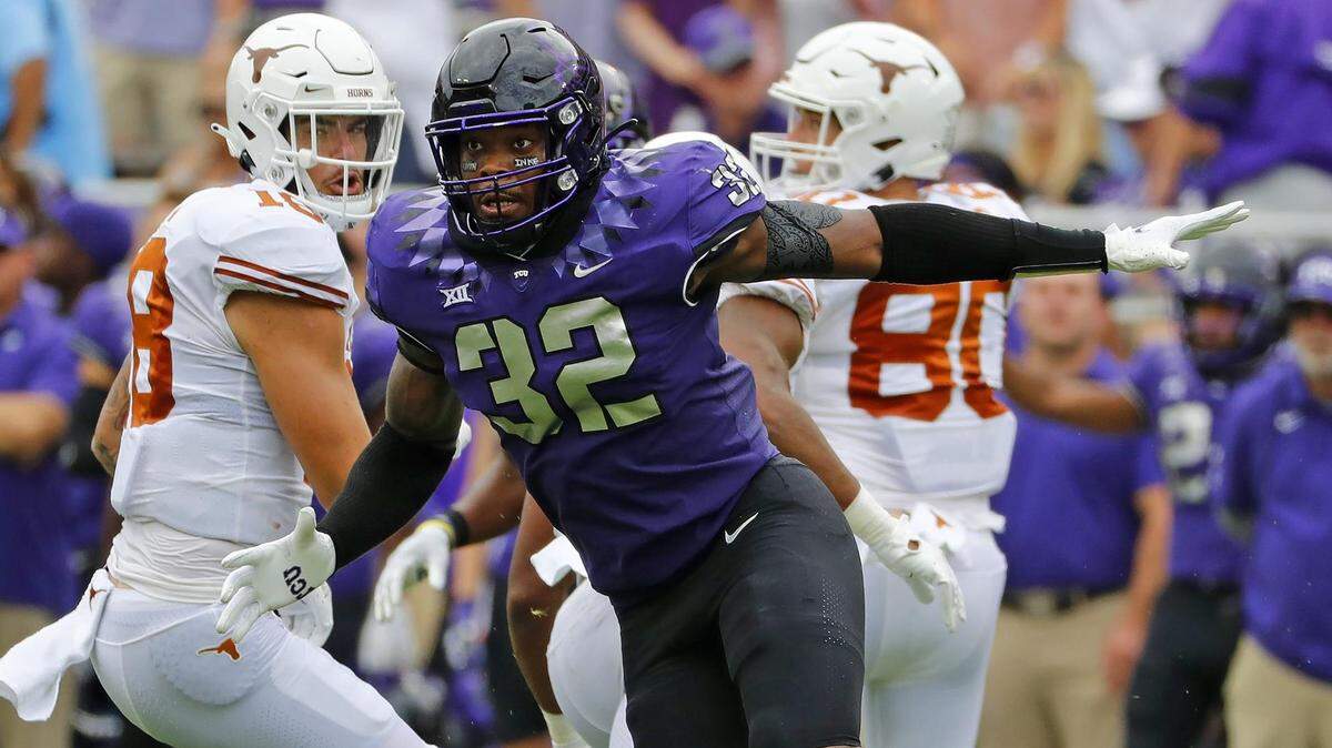 TCU defensive end Ochaun Mathis is set to enter the NCAA transfer portal after spending four seasons with the Frogs.