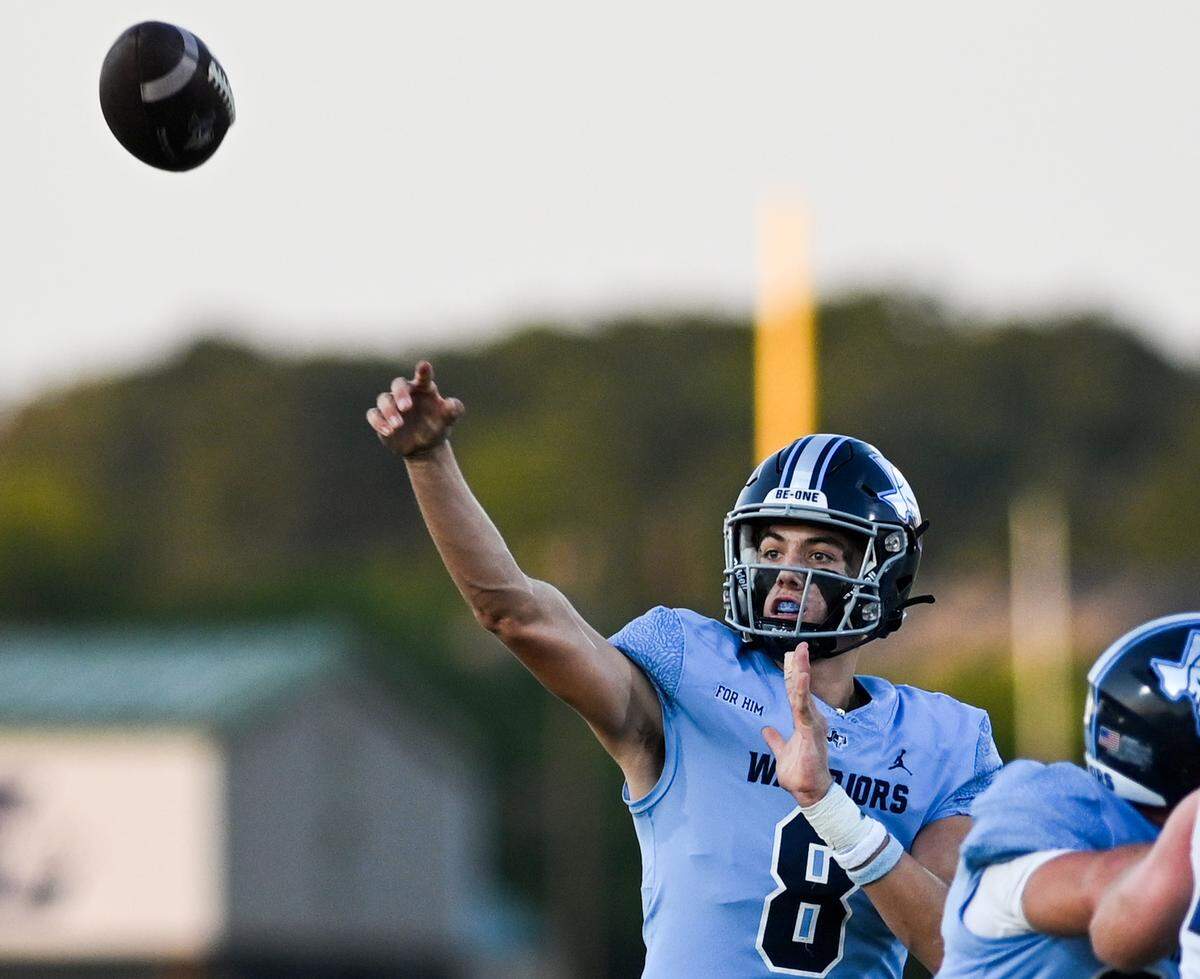 Liberty Christian quarterback Quinn Murphy, #8, is the Star-Telegram’s No. 4 QB to watch.