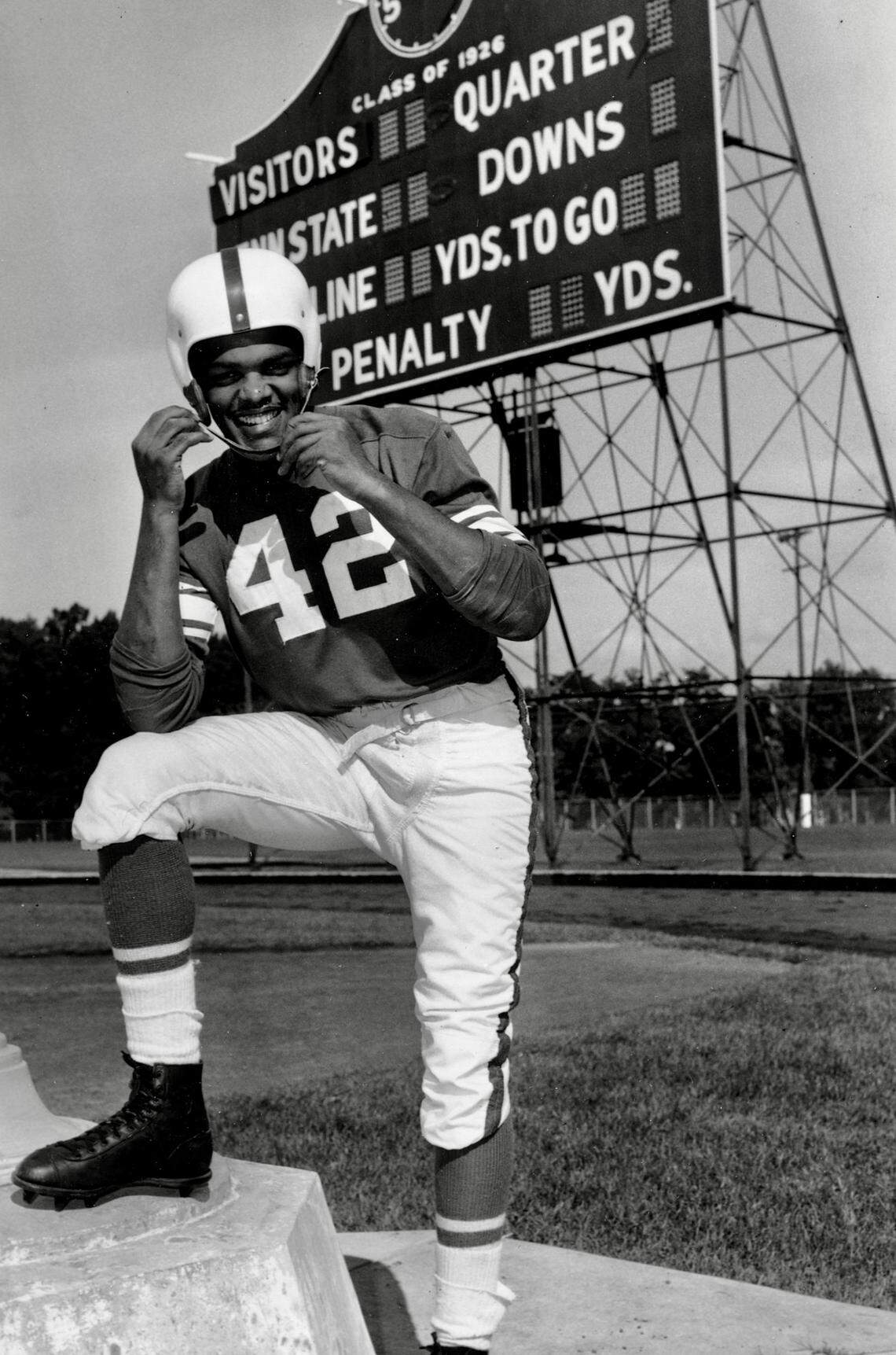 Lenny Moore, star halfback for Penn State, is shown in University Park, Pa., Sept. 2, 1955. In 1954, Moore was one of three Penn State players who became the first Black players in Amon G. Carter Stadium.