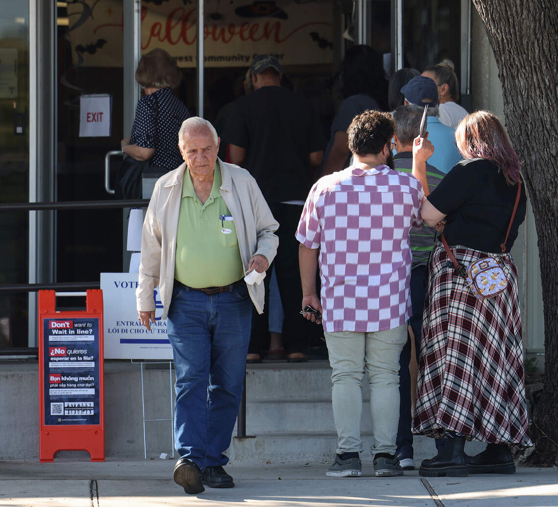 How many people voted on Day 4 of early voting in Tarrant County?