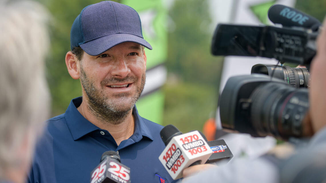 Former Cowboys quarterback Tony Romo makes first statement since July arrest