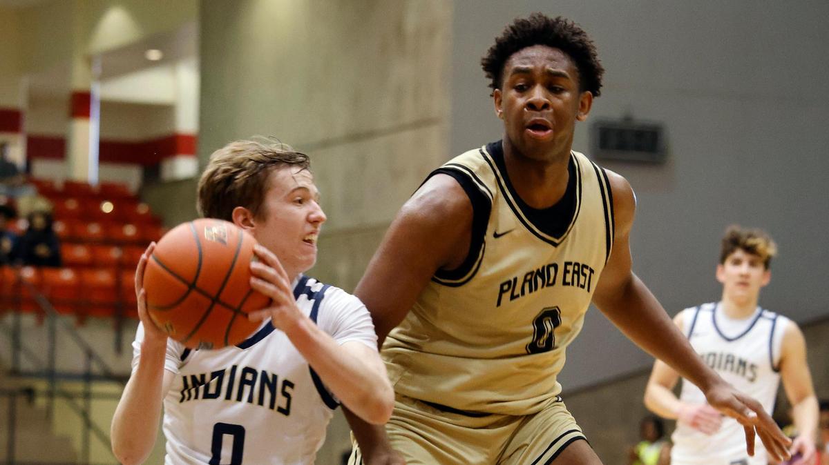 Keller guard Alex Peterson (0) tries to get under the defense of Plano East forward DJ Hall (0) during the second period of the Conference 6A Region 1 Regional Finals basketball playoffs at Wilkerson-Greines Activity Center in Fort Worth, Texas, Saturday, Mar. 02, 2024.