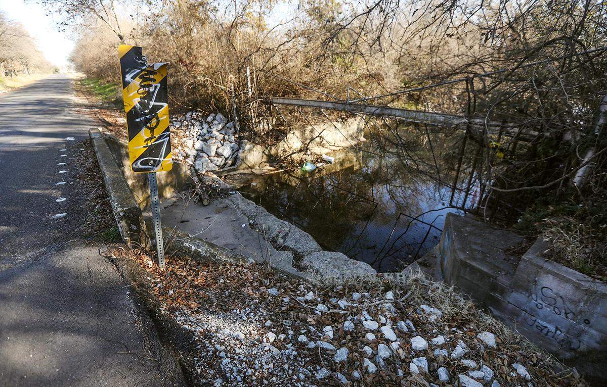 At least four spots in the area between Seminary Drive and Loop 820 near Hemphill are among the 300 dangerous flash flood zones the city of Forth Worth has identified. This spot on Seminary, at the train tracks west of La Gran Plaza, had been tagged as a critical flash flooding area.