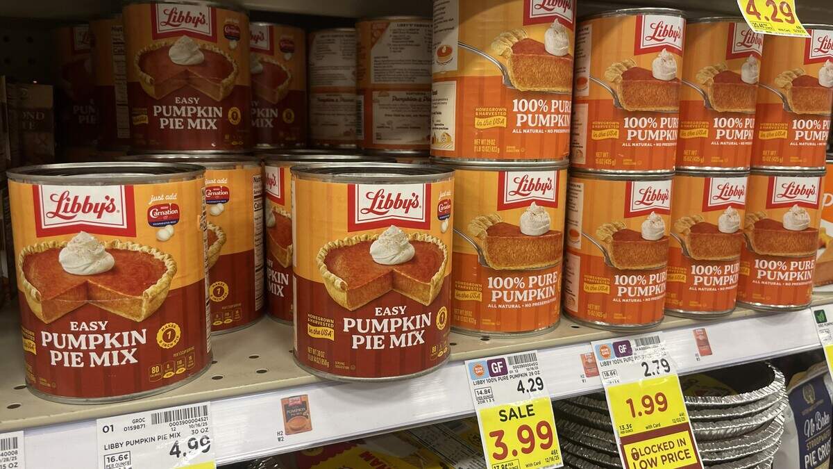 Cans of pumpkin pie filling at a Fort Worth Kroger on Nov. 5, 2025.