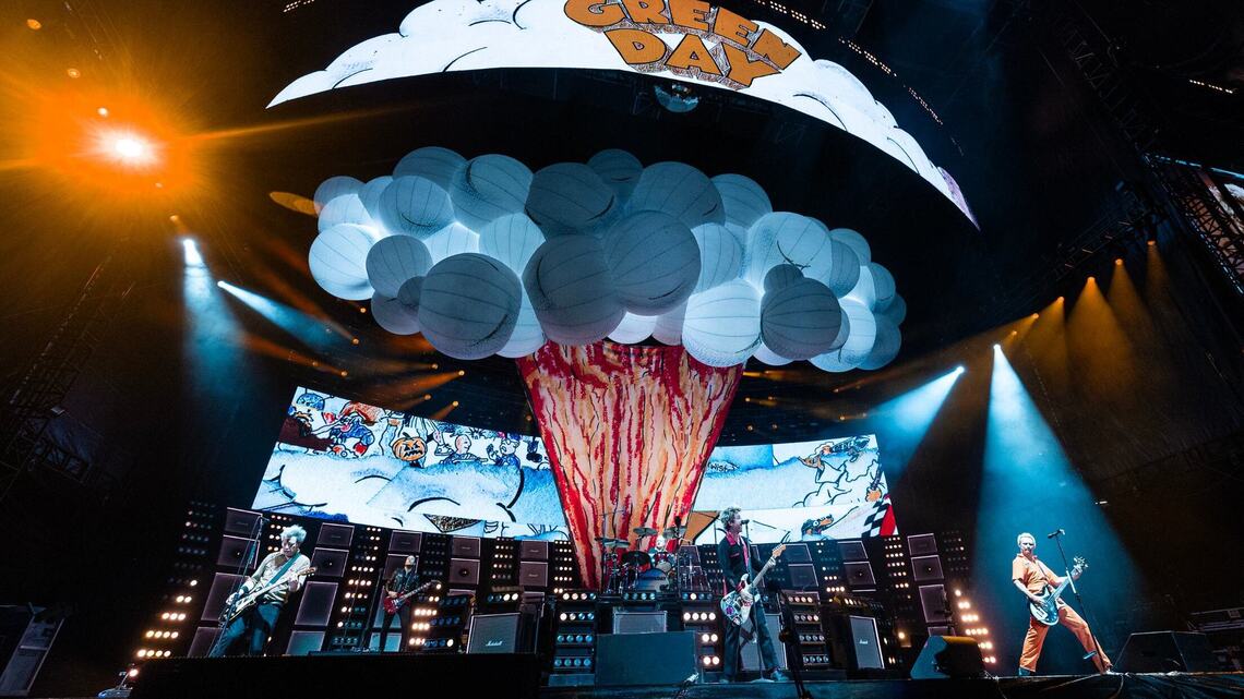 See the Green Day, Smashing Pumpkins setlists from Globe Life Field in Arlington
