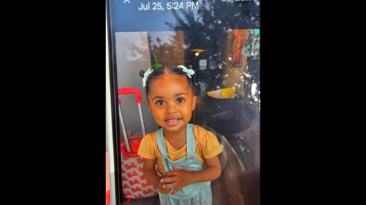Sansom Park police are looking for 2-year-old Ava Green who was forcibly taken by her grandmother Thursday.