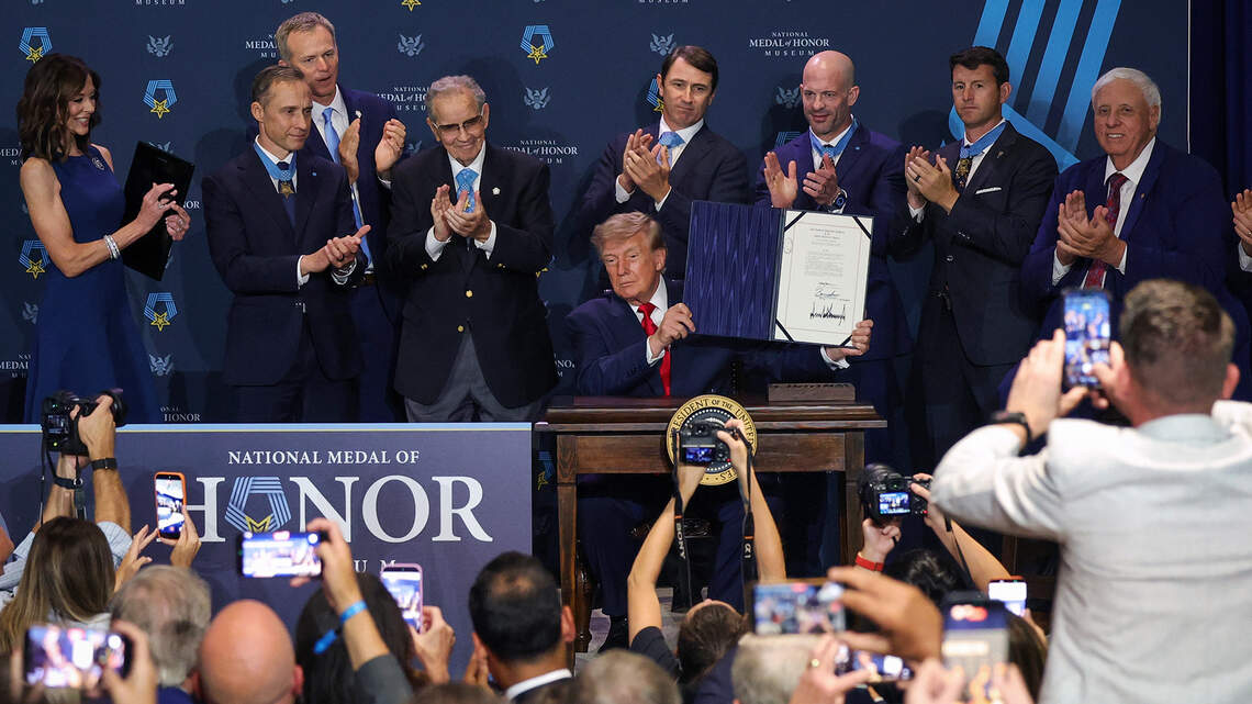 President Trump announces new Medal of Honor Monument during Arlington visit