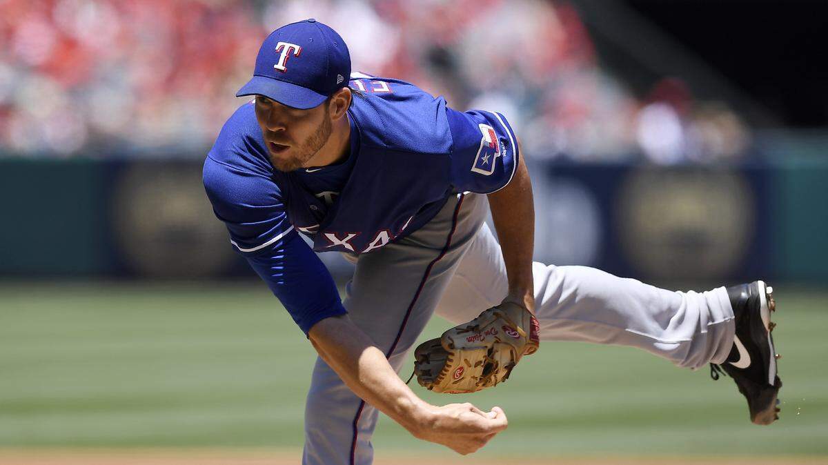 Doug Fister posted a quality start Sunday for the Rangers, allowing three runs in six innings.