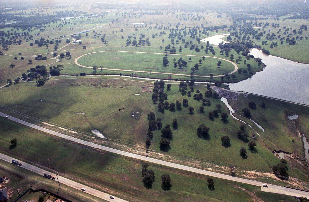Oct. 30, 1997: An aerial view of Ross Perot Jr.’s Circle T Ranch in Westlake, Texas.