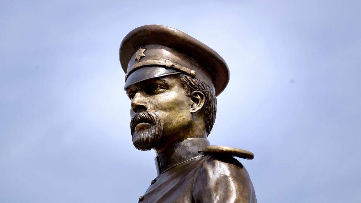 A statue of U.S. Army Brevet Maj. Ripley Arnold, founder of Fort Worth, stands near Panther Island Pavilion.