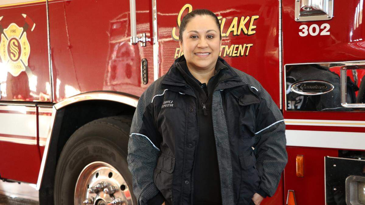 Southlake fire investigator Angie Lopez was recognized for her skills in helping to get to the bottom of a scam in which couples lost thousands of dollars.