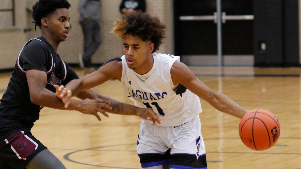 Mansfield and Mansfield Summit are in the Top 10 boys basketball rankings.