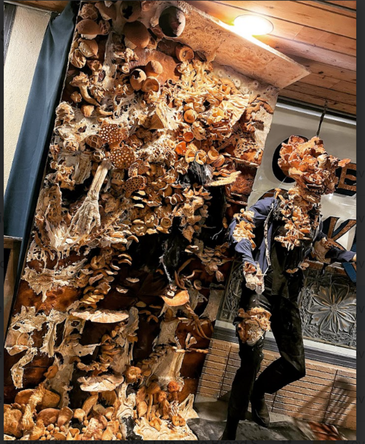 The entire thing took 400 hours to create.
