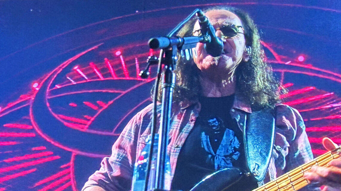 Rush’s Fort Worth show a rocket ship back to the 1970s (minus the weed)