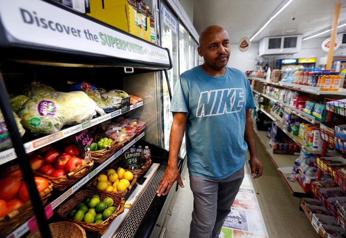 Sam Moulegiet keeps fresh veggies and fruit stocked in Ramey Market in Fort Worth’s Stop Six, which is just to the east of 76104 and in a ZIP code with a similarly low average age of death.