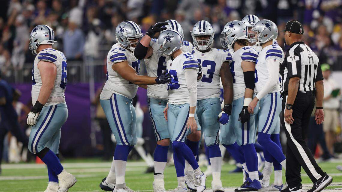 Dallas Cowboys place kicker Brett Maher (19) celebrates with teammates after kicking a field goal on Sunday against the Vikings.