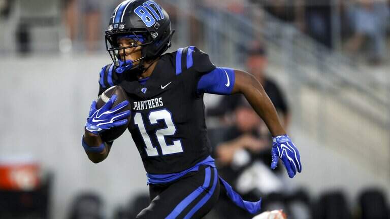 North Crowley welcomes Aledo to Class 6A with dominant shutout victory