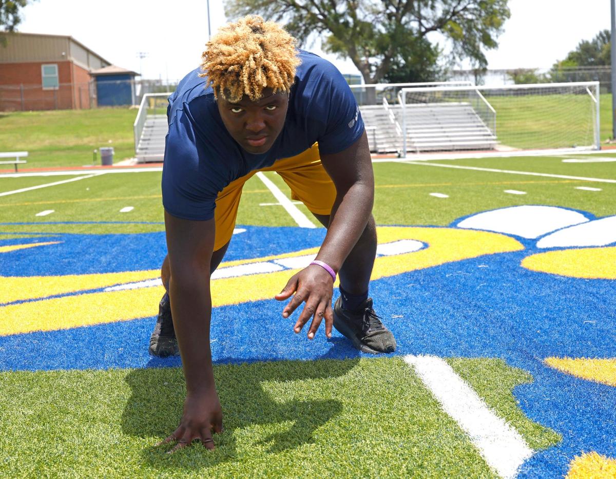 Arlington Heights defensive end Caynan James is the Star-Telegram’s No. 7 defensive lineman to watch. 