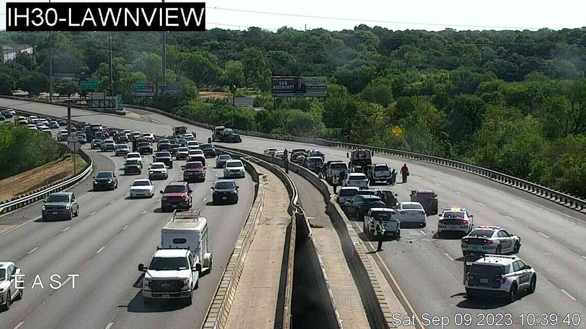 Parts of I-30 East in Dallas closed Saturday morning due to 24-vehicle pileup crash