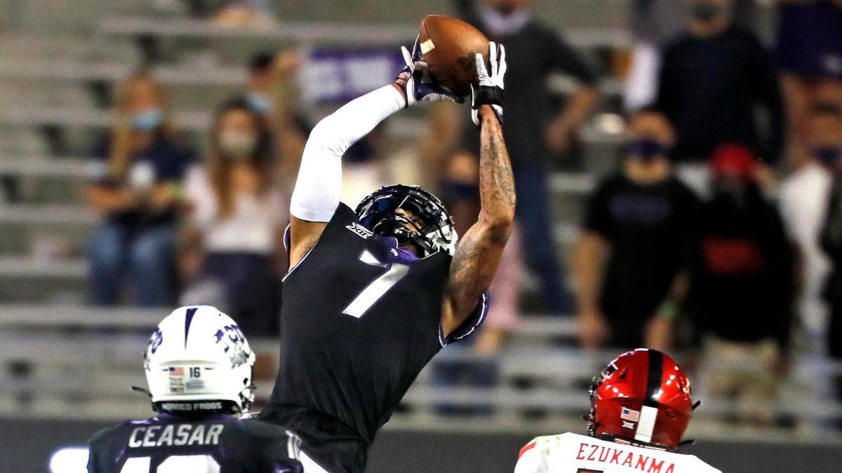 TCU’s Trevon Moehrig (7) won the Jim Thorpe Award as the nation’s top defensive back.
