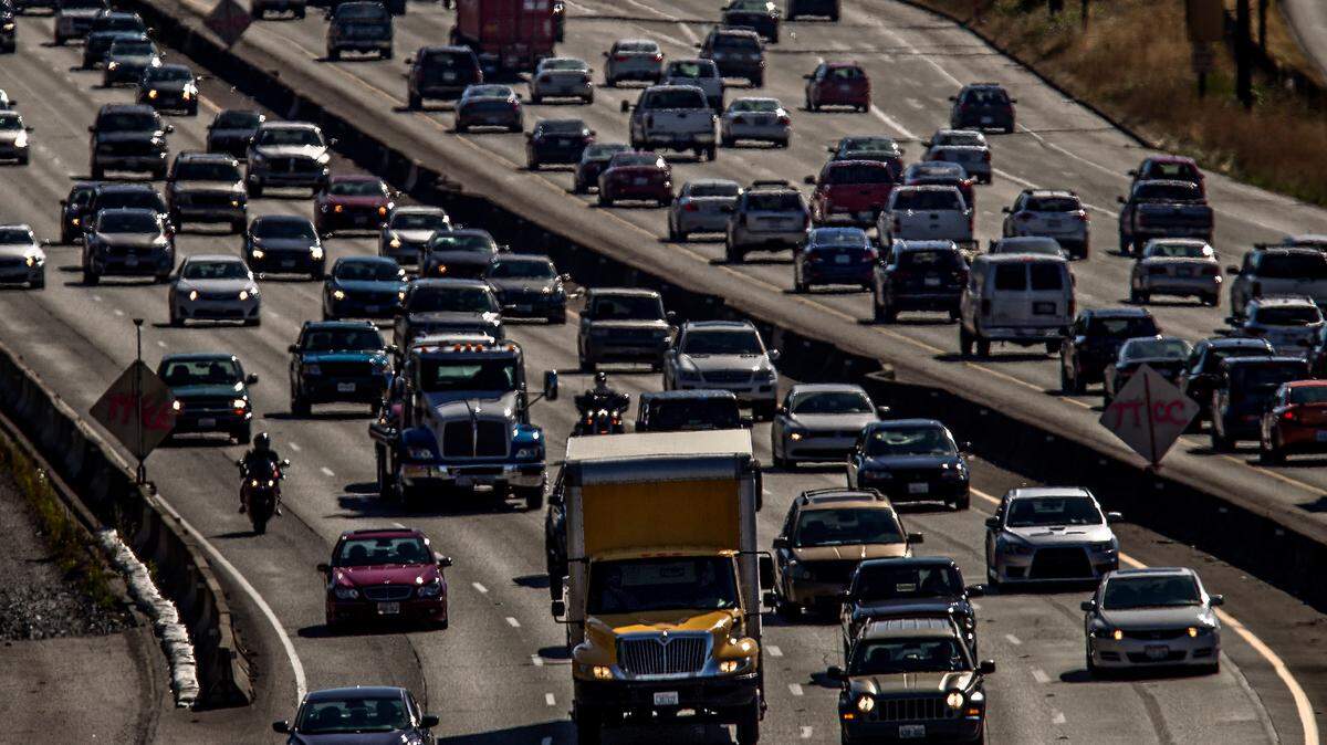 Memorial Day holiday is one of the busiest travel weekend in the nation, according to the American Automobile Association. They estimate 37.1 people will be hitting roads and highways this weekend.