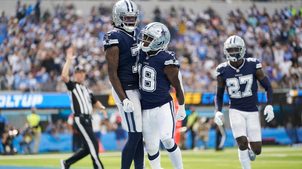 Dallas Cowboys safety Damontae Kazee, center right, was charged with driving under the influence in The Colony early Tuesday morning. (AP File Photo/Ashley Landis)