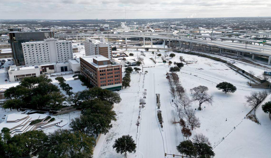 A layer of snow covers downtown Fort Worth on on Sunday, Jan. 25, 2026.