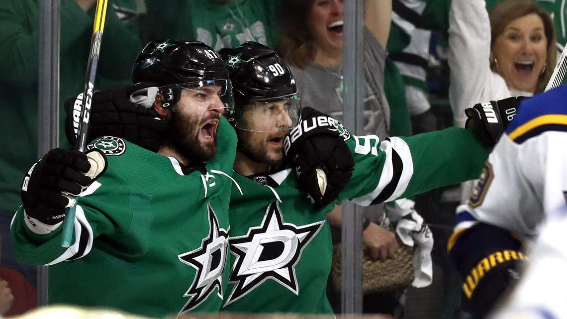 Stars shake it up, shine bright to even series with Blues