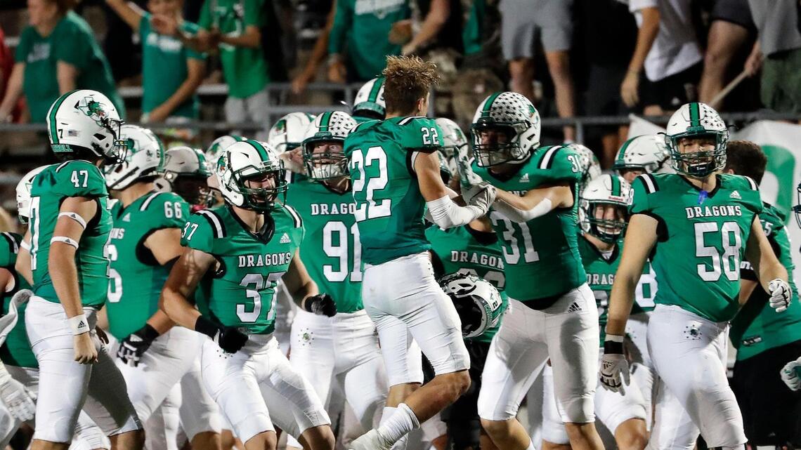 Southlake Carroll QB has career game as Dragons open playoffs with rout over Crowley
