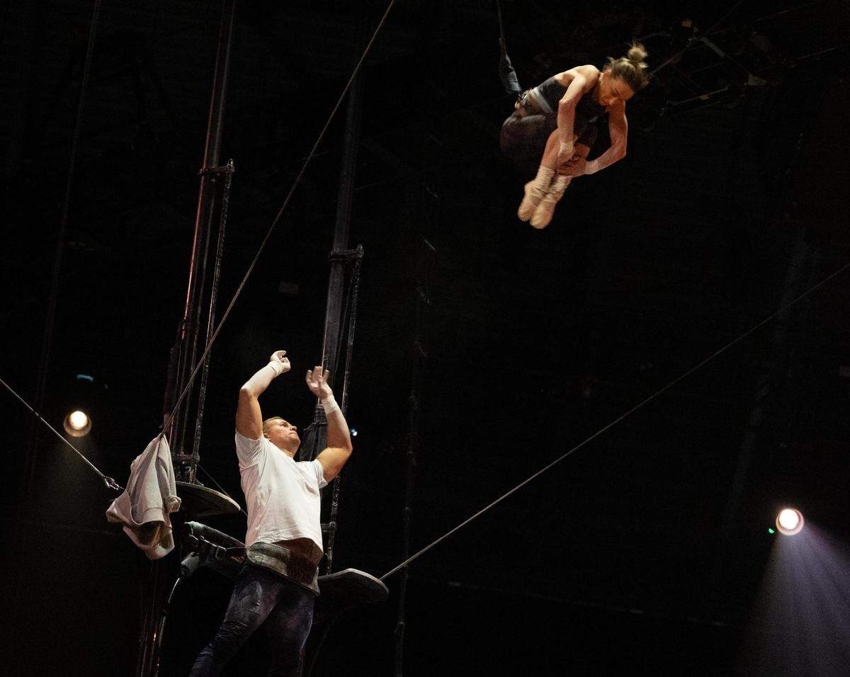 Performers rehearse flying for Cirque de Soleil OVO on Thursday, Sept. 22, 2022, at Dickies arena in Fort Worth.