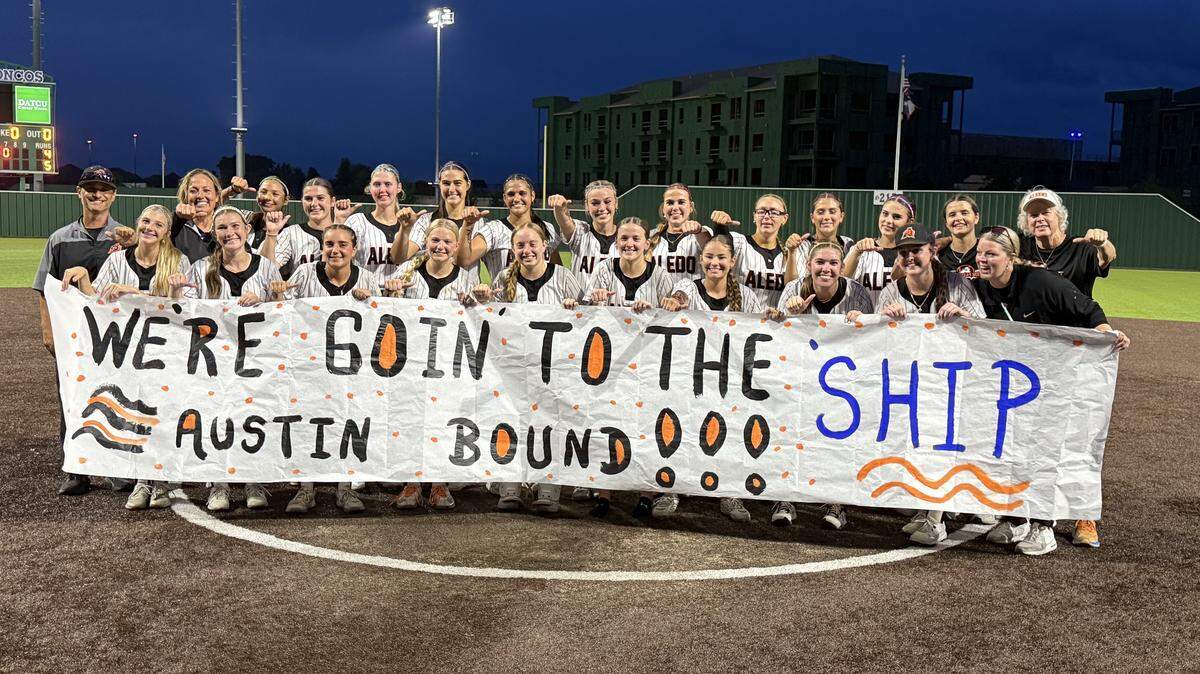 Aledo softball players are photographed after a Class 5A Division I state semifinal victory over Melissa at Denton High School in Denton Texas, Wednesday, May 20, 2026.