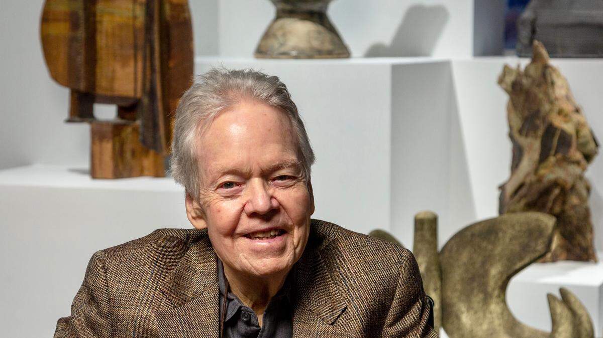 Robert A. “Bob” Ellison Jr. grew up in a Fort Worth ranching and furniture retail family, then moved to New York and became known for his expertise in art and ceramics.