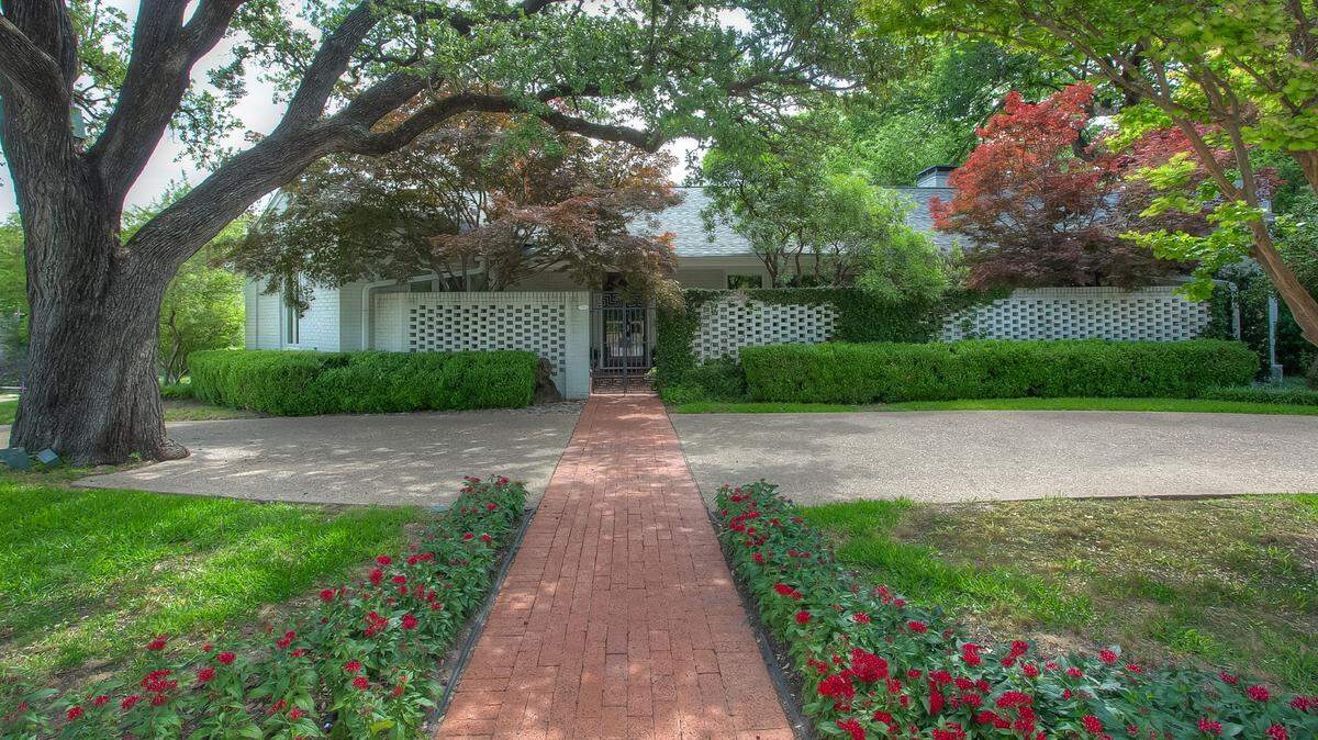The home at 101 Rivercrest Drive is open Sunday, September 8 from 2 to 4 p.m. 