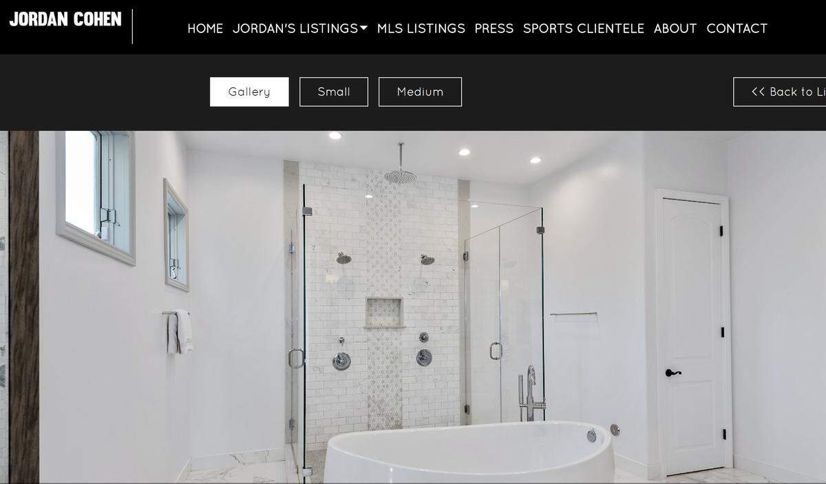 Suite bathroom.