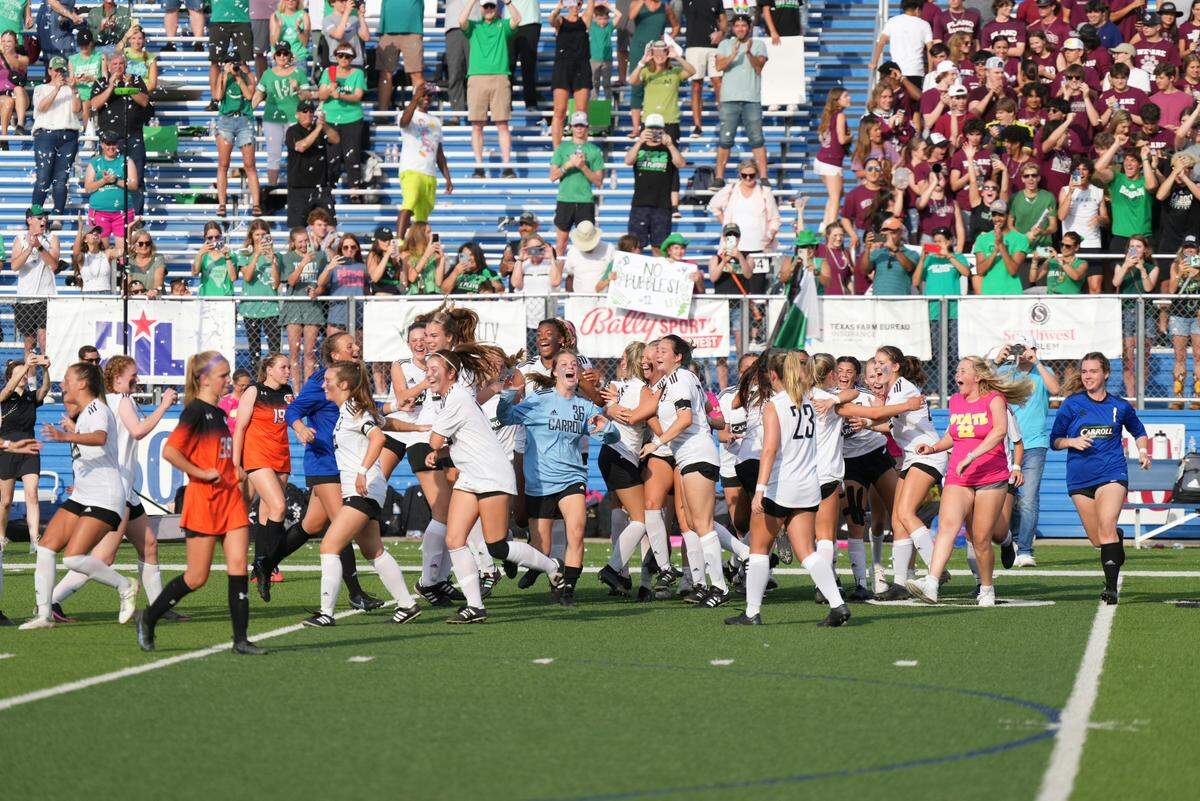 Southlake Carroll celebrates the 6A state championship 4-0 over Rockwall in Georgetown on Saturday April 16, 2022 (Ken Murphy/MaxPreps)