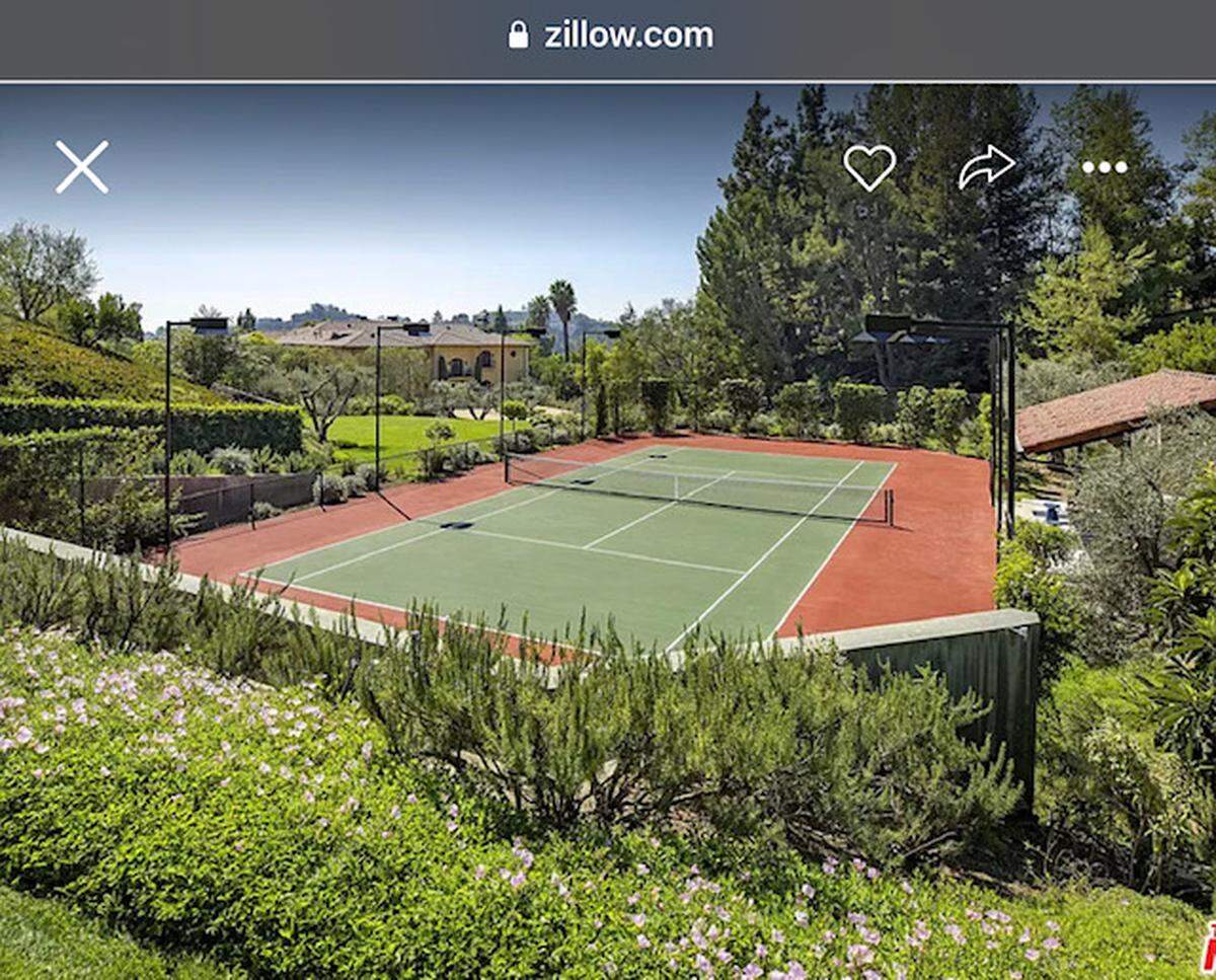 Tennis court